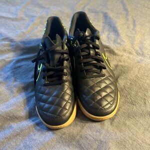 Nike size: 10.5 Tiempo indoor soccer shoes